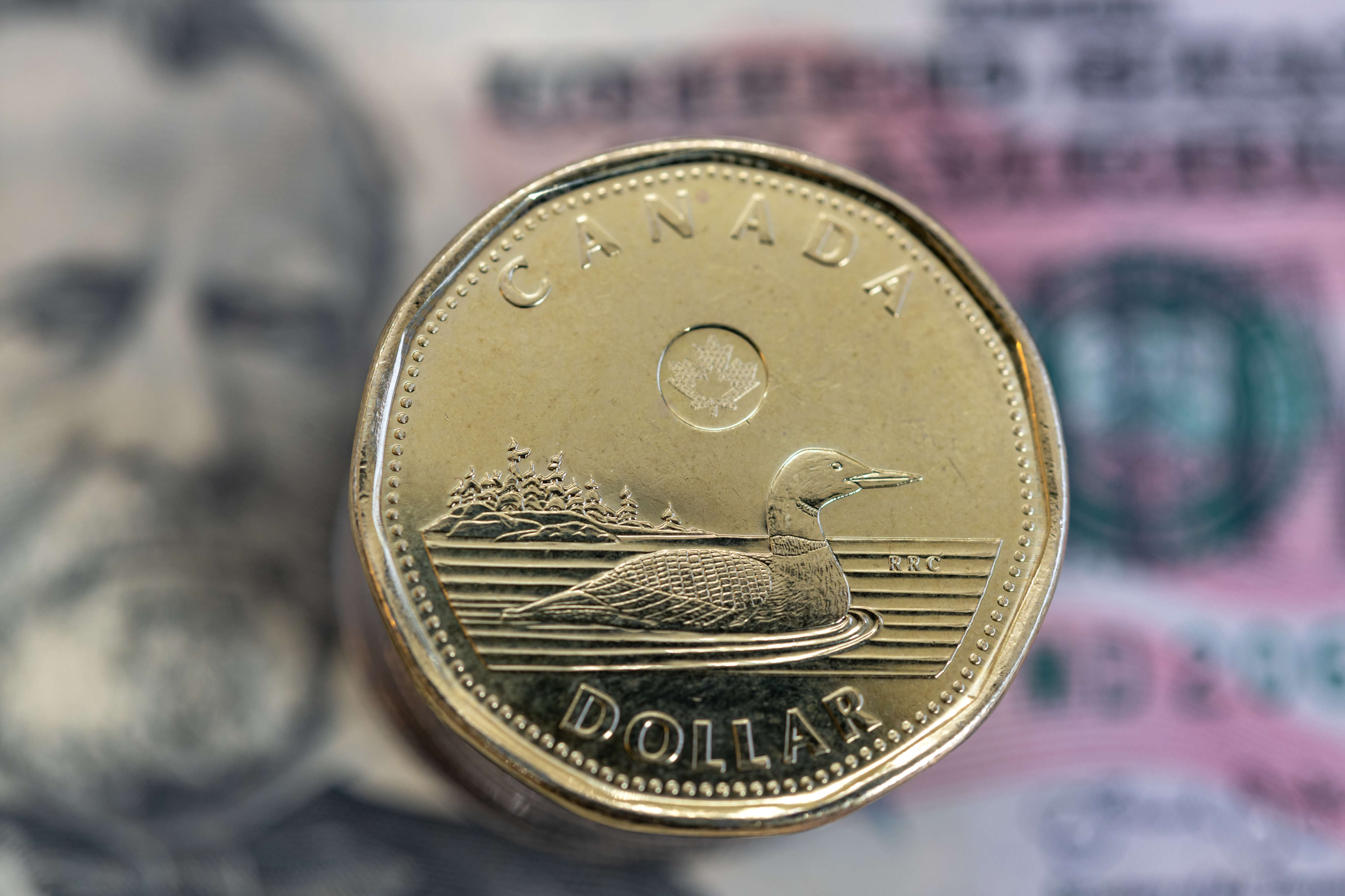 Canada-US Trade War Escalates: 50% Tariffs Shake Currency Markets