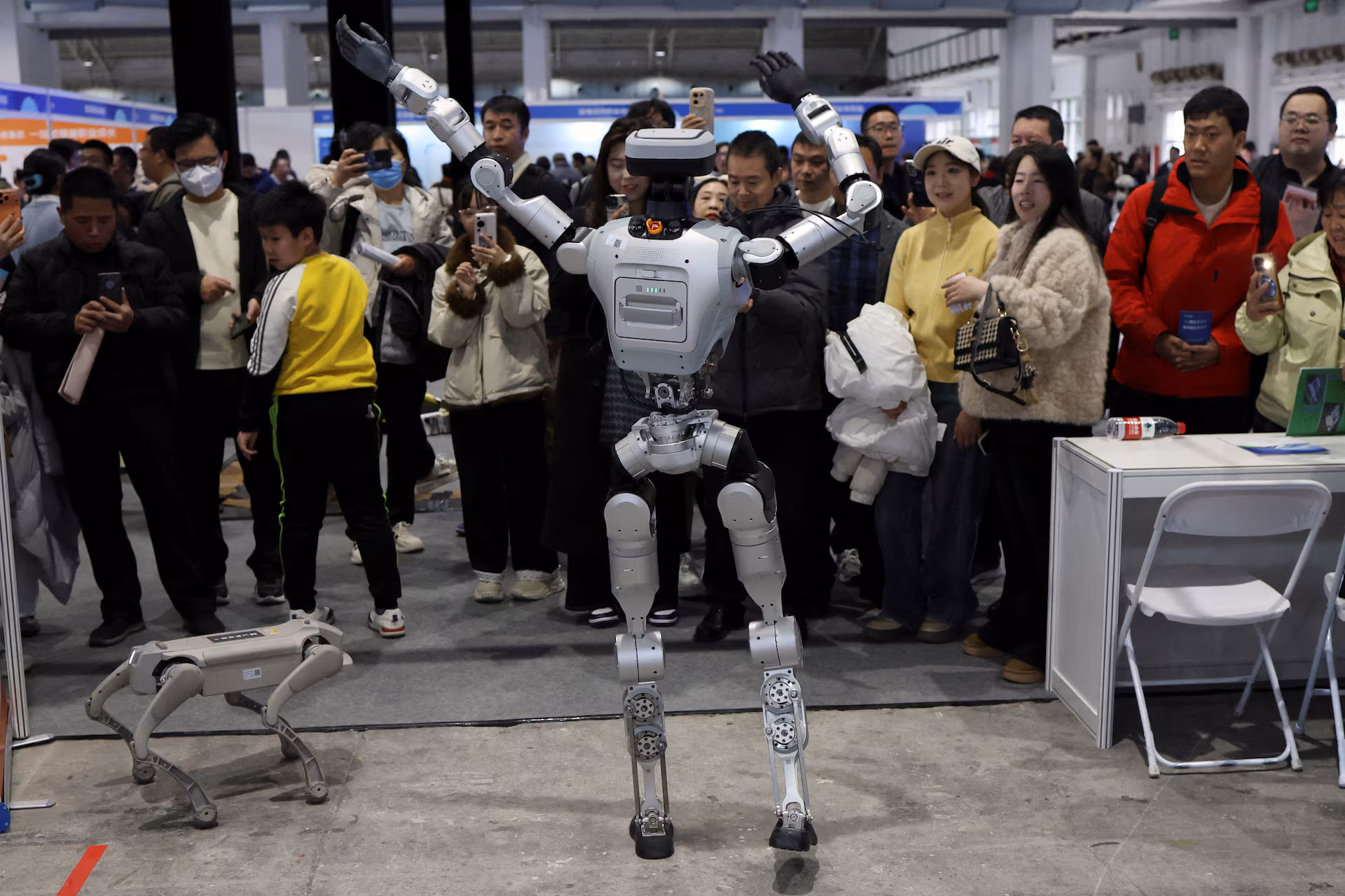 US Lawmakers Push Bill to Ban Chinese Robotics in Government Operations by 2026